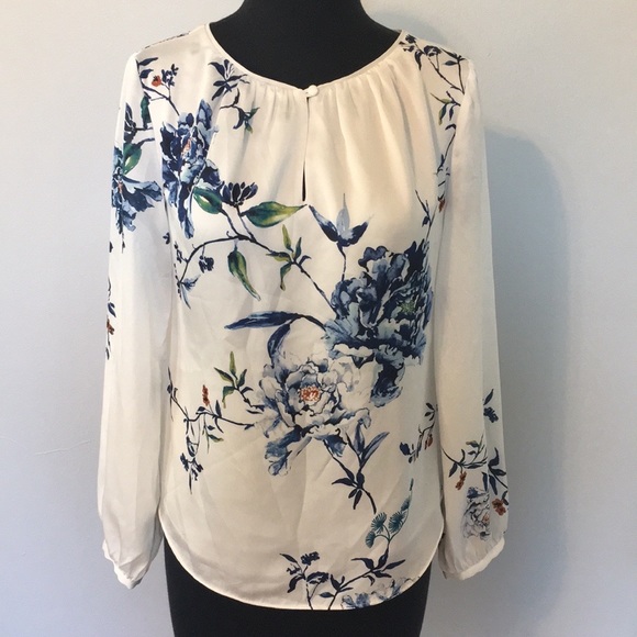 WHBM Gathered-Detail White and Blue Floral-Print Blouse, 0P - Picture 4 of 8
